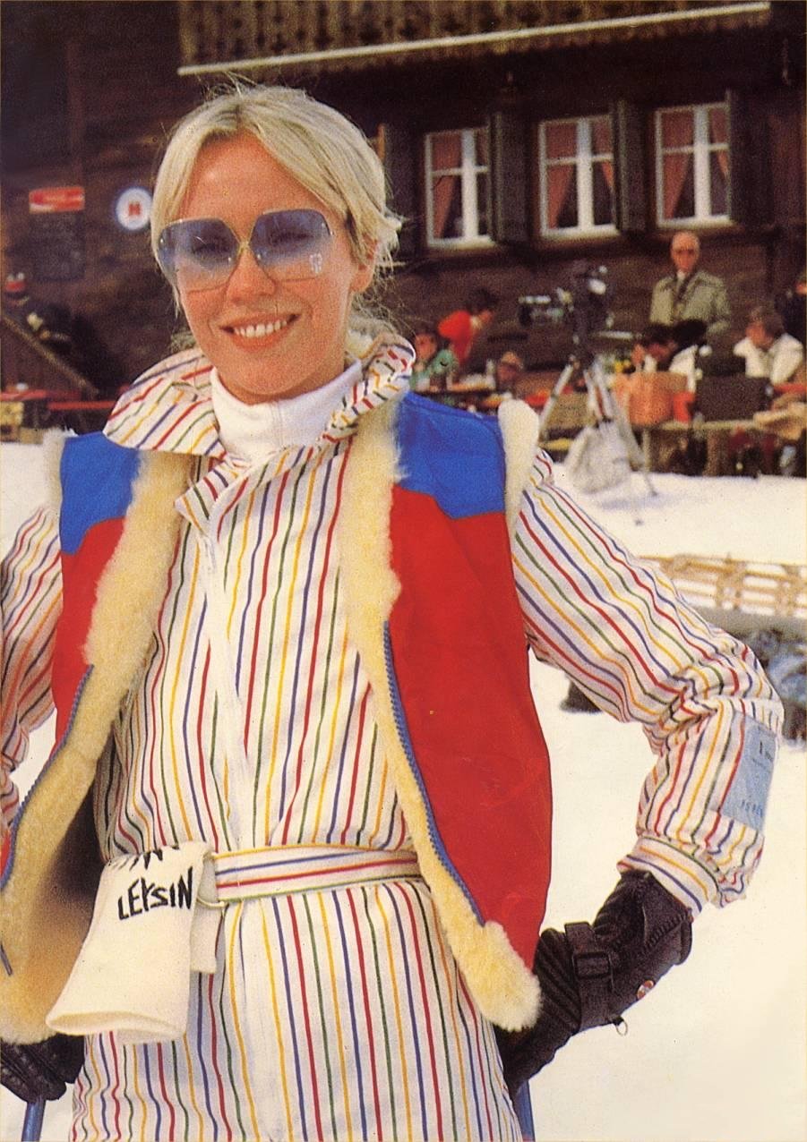 http://www.diehardagnetha.com/gallery/galleries/Color/Photoshoot/Switzerland/Agnetha_003391.jpg